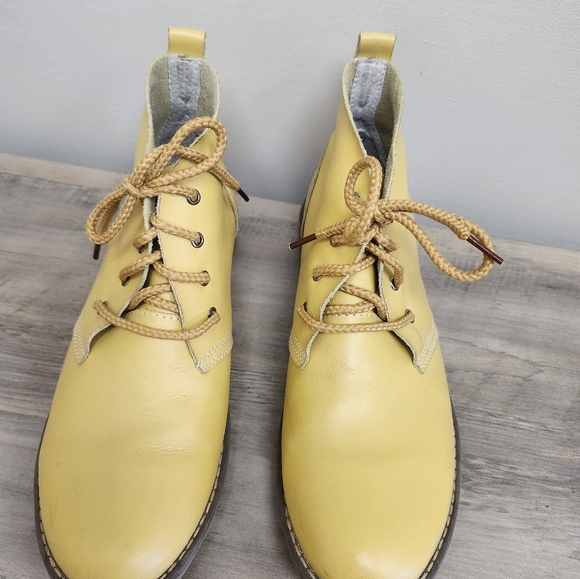 Yellow Leather Lace-Up Desert Boots - Picture 6 of 6